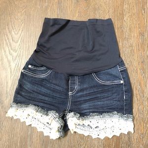 Bella Vida Maternity Shorts